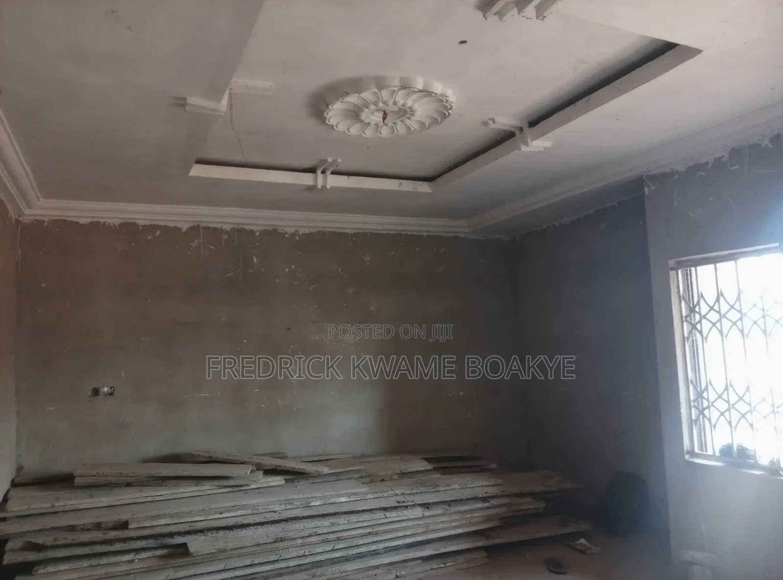 10bdrm House in Brother K Estate, Kumasi Metropolitan for sale