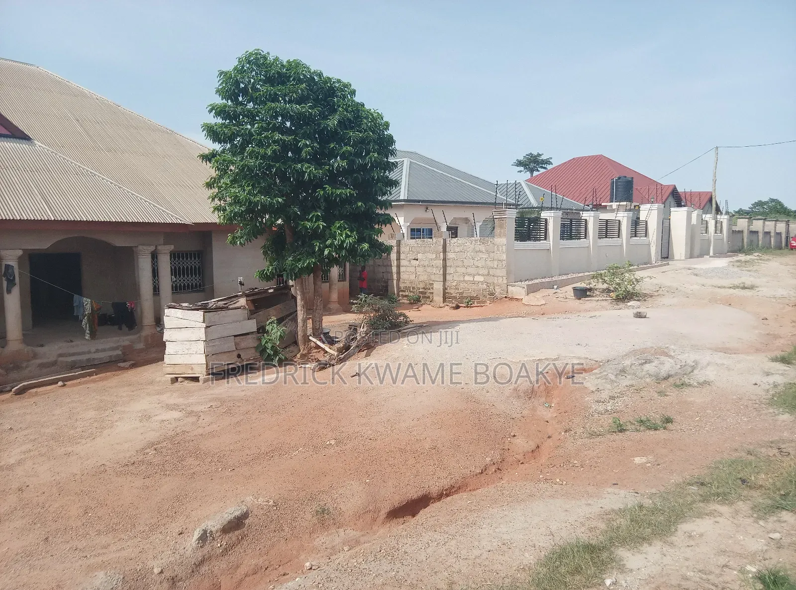 10bdrm House in Brother K Estate, Kumasi Metropolitan for sale