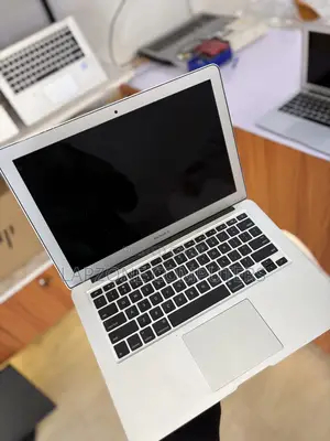 Laptop Apple MacBook Air 2017 8GB Intel Core i5 SSD 128GB