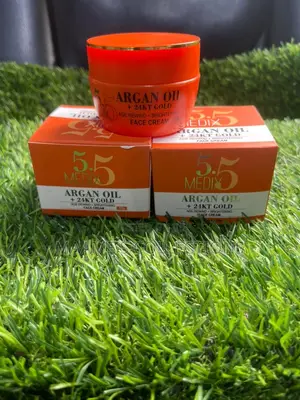 Photo - Medix 5.5 Retinol + Ferulic Acid Face Cream