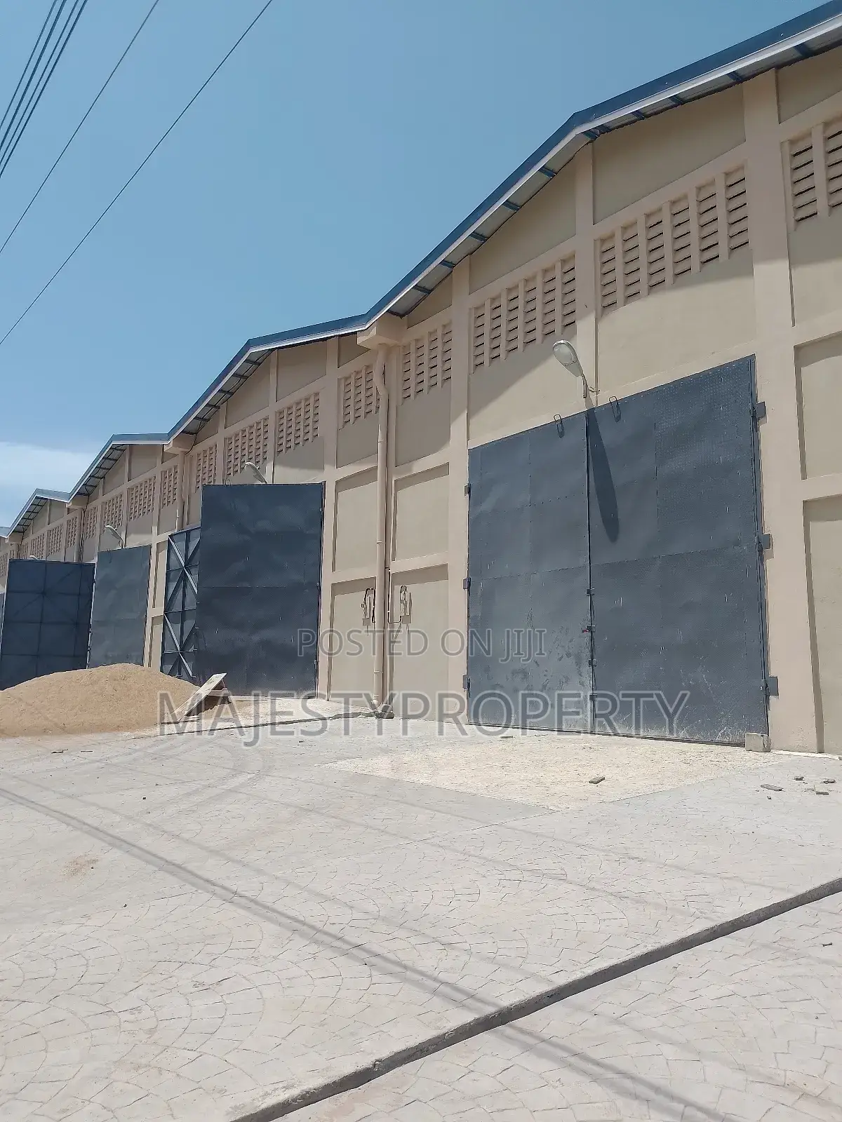 Newly Built 2,000 SQM Warehouse for Rent at Spintex