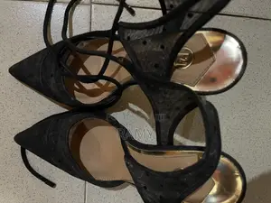 Lace Heels. Size 38/ 39 Closed