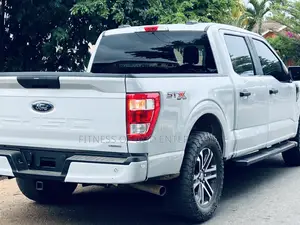 Ford F-150 XL 2021 White