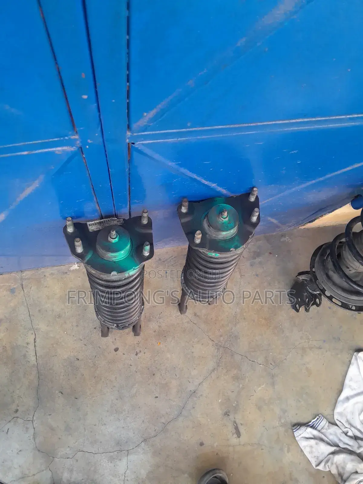 Jeep Liberty 2002 Front Shocks Absorbers