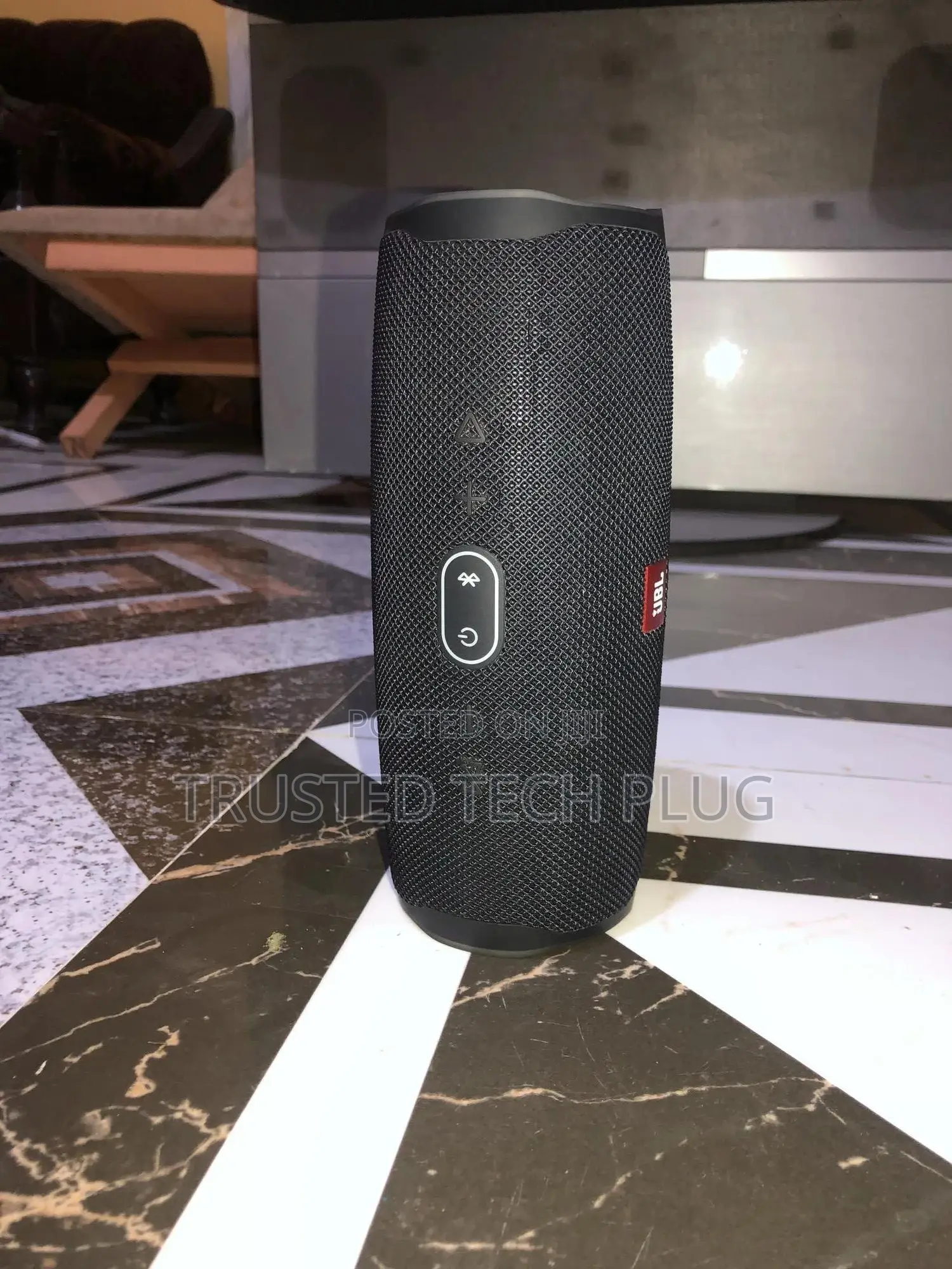 Preowned JBL Charge 4 Bluetooth Speaker From America 4 Sale