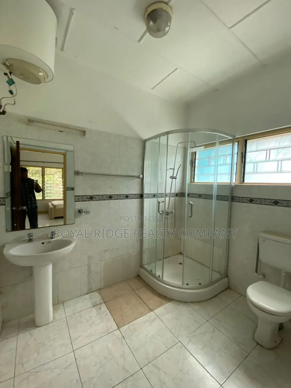 3bdrm House in East Airport, Accra Metropolitan for rent