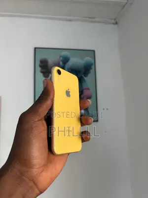 Apple iPhone XR 64 GB Yellow