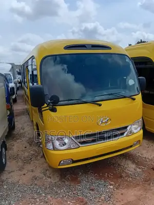 Hyundai County 2014 Yellow