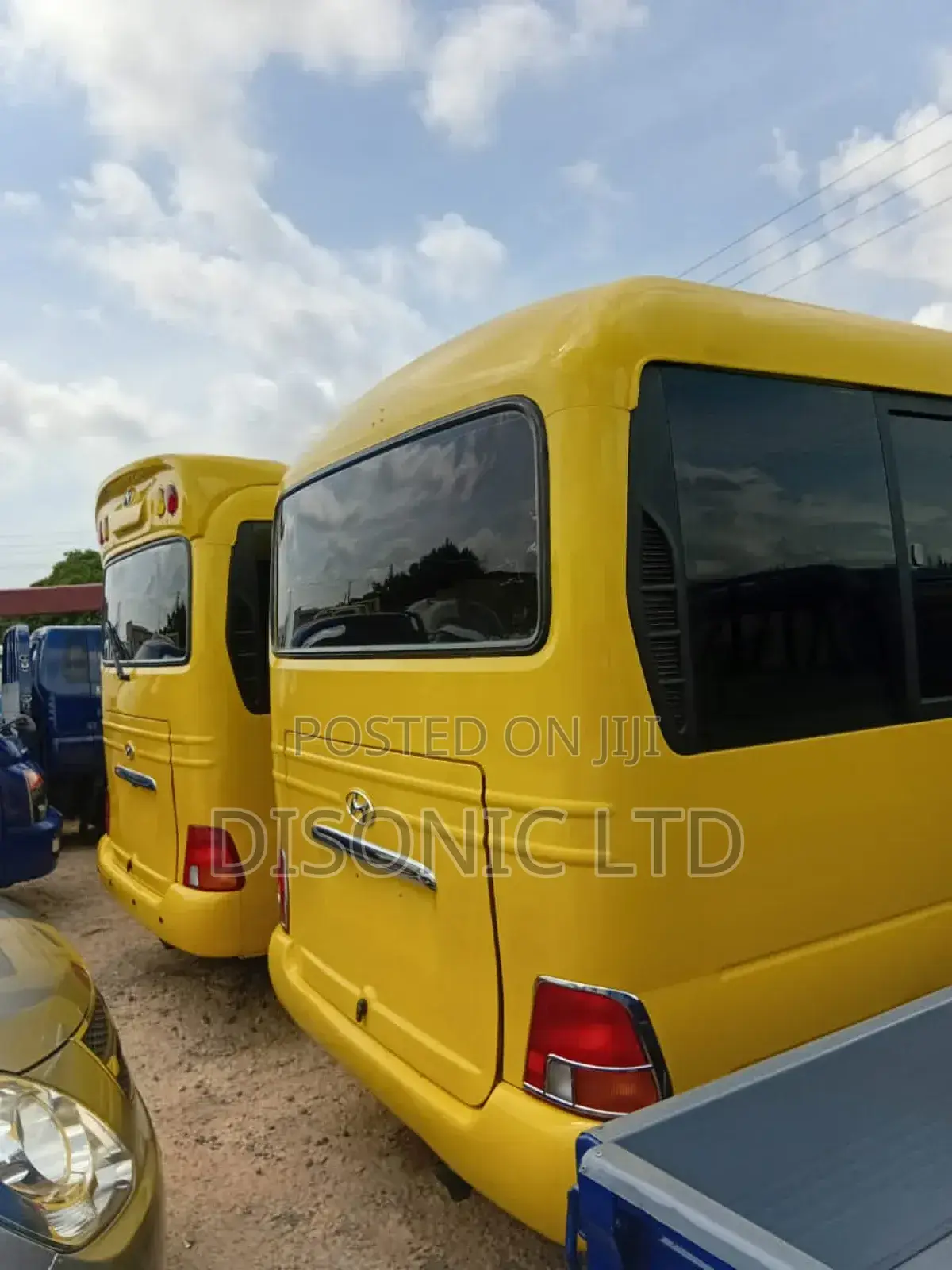 Hyundai County 2014 Yellow