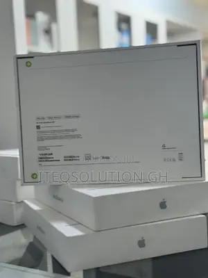 New Laptop Apple MacBook Air 2025 M4 13-inch 16GB Apple M4 SSD 256GB