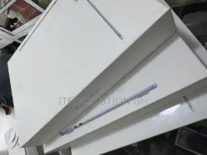 New Laptop Apple MacBook Air 2025 M4 13-inch 16GB Apple M4 SSD 256GB