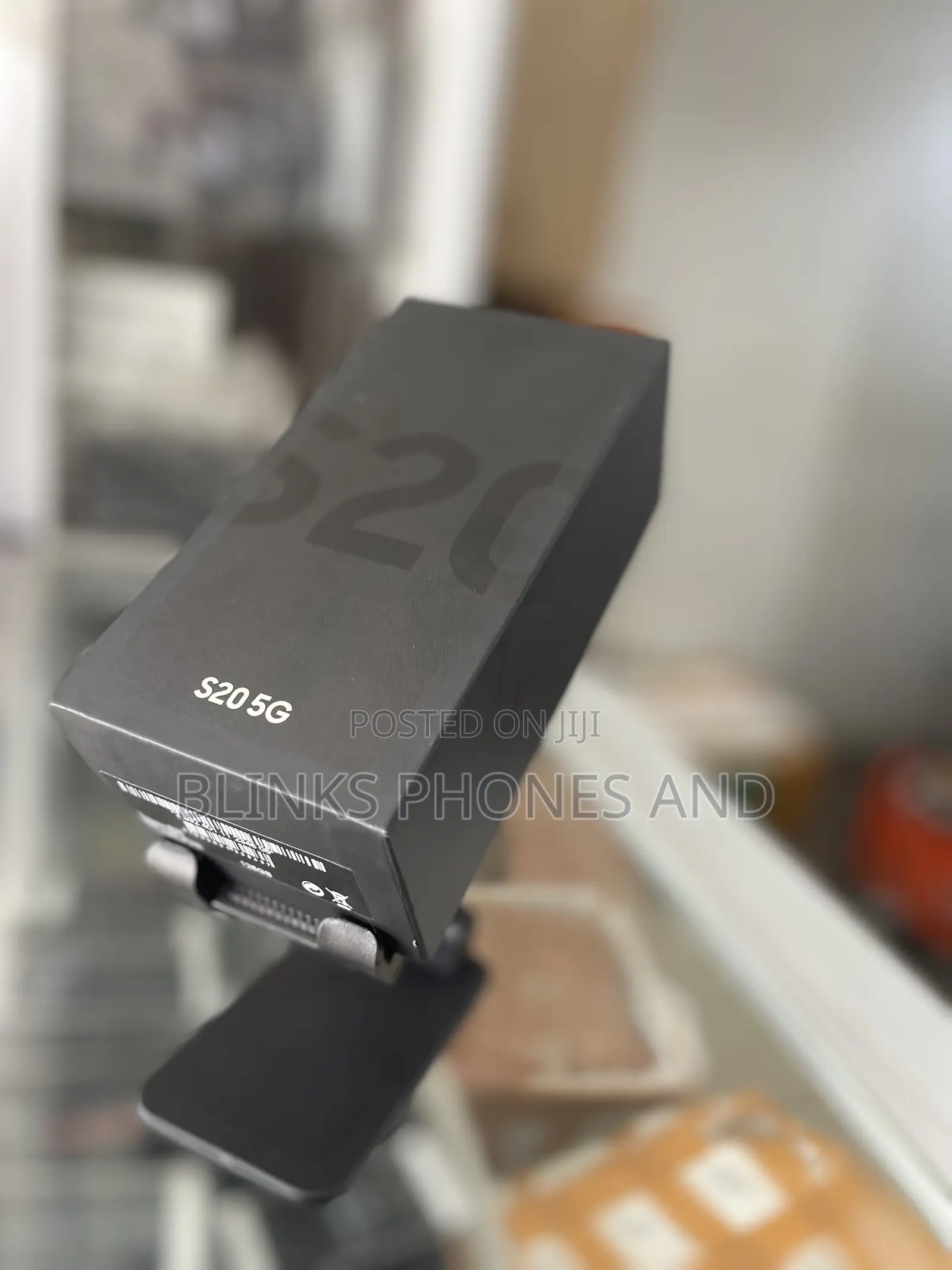 New Samsung Galaxy S20 128 GB Gray