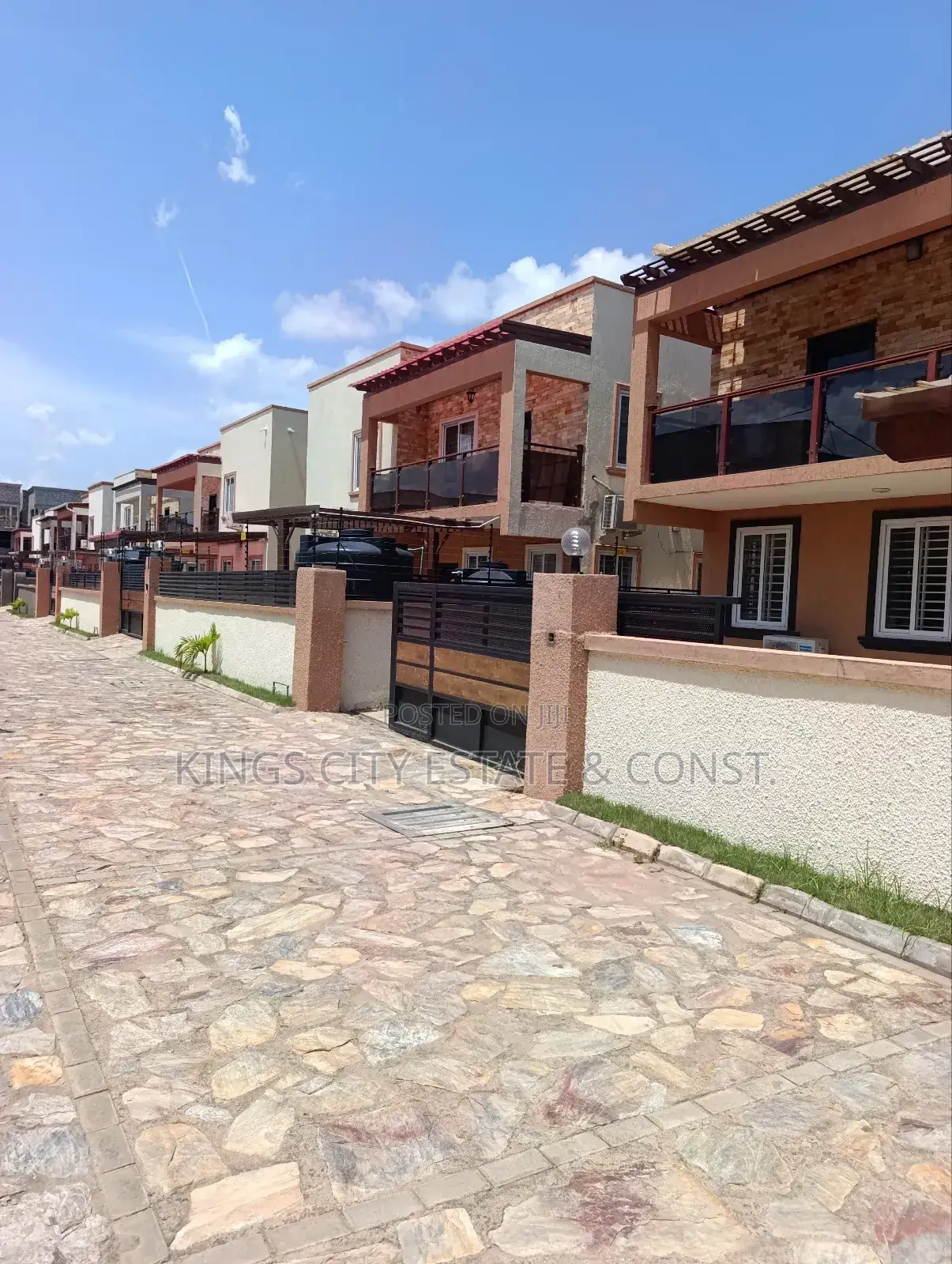 4bdrm House in Mile-7, Achimota for sale