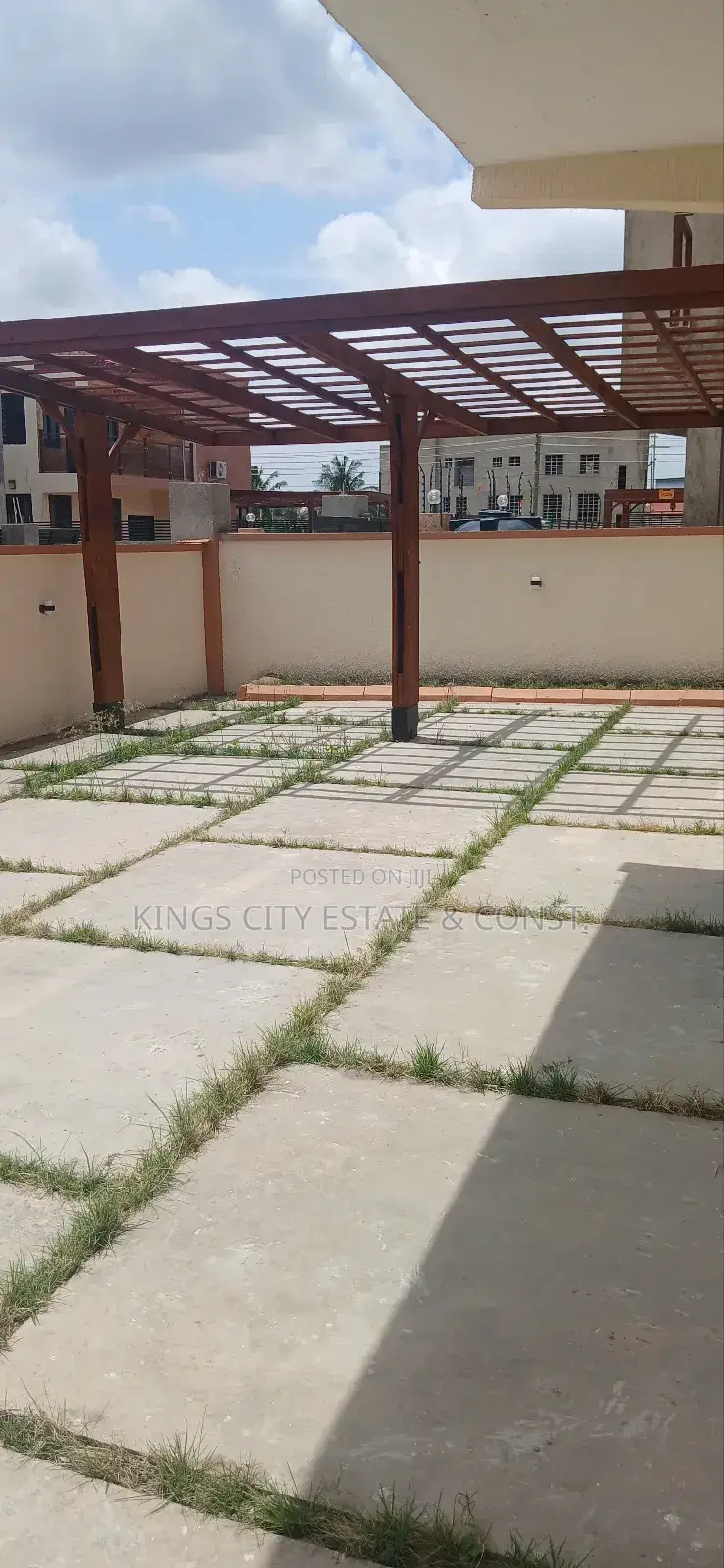 4bdrm House in Achimota-Mall for rent