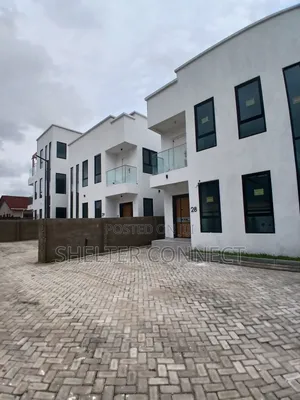 3bdrm Duplex in North Legon for sale