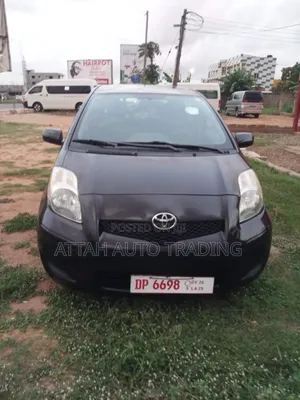 Photo - Toyota Yaris 2012 Brown