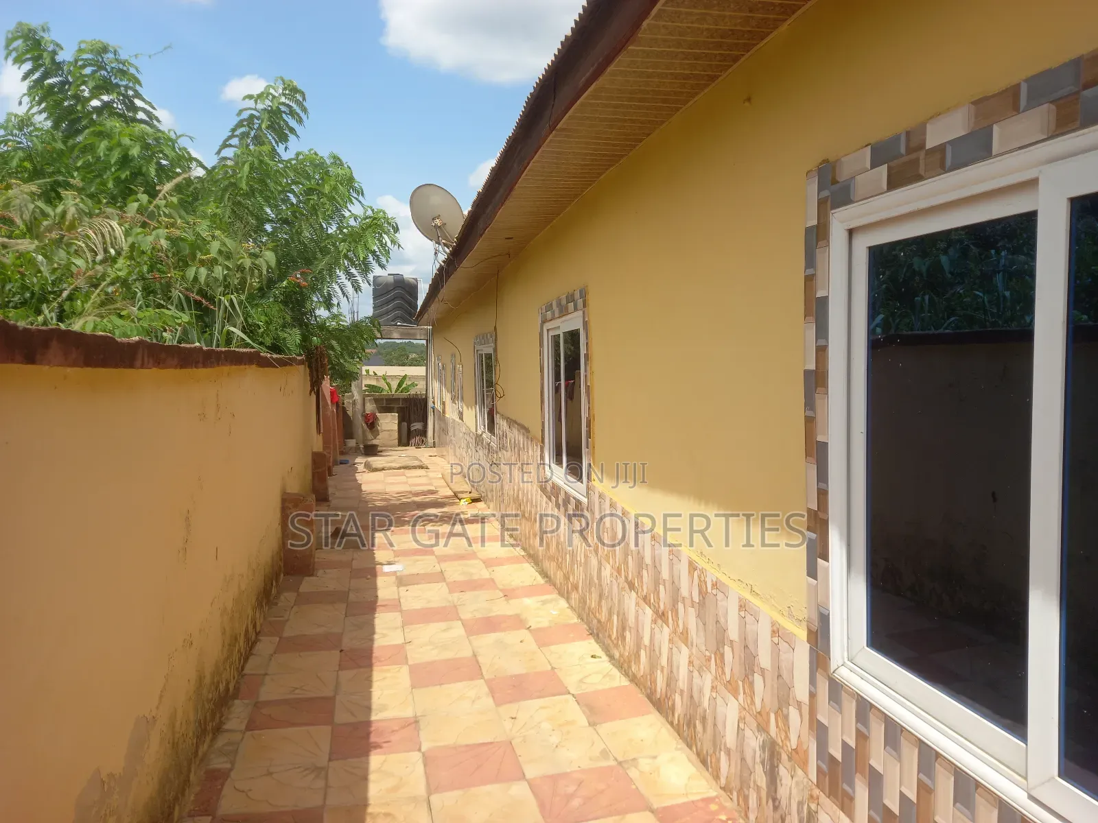 6bdrm House in Krobo, Kumasi Metropolitan for sale
