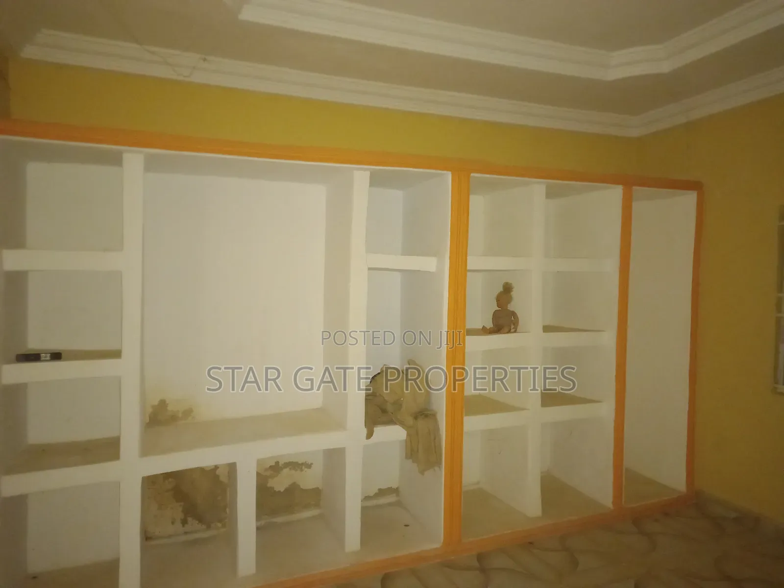 6bdrm House in Krobo, Kumasi Metropolitan for sale