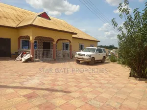 6bdrm House in Krobo, Kumasi Metropolitan for sale