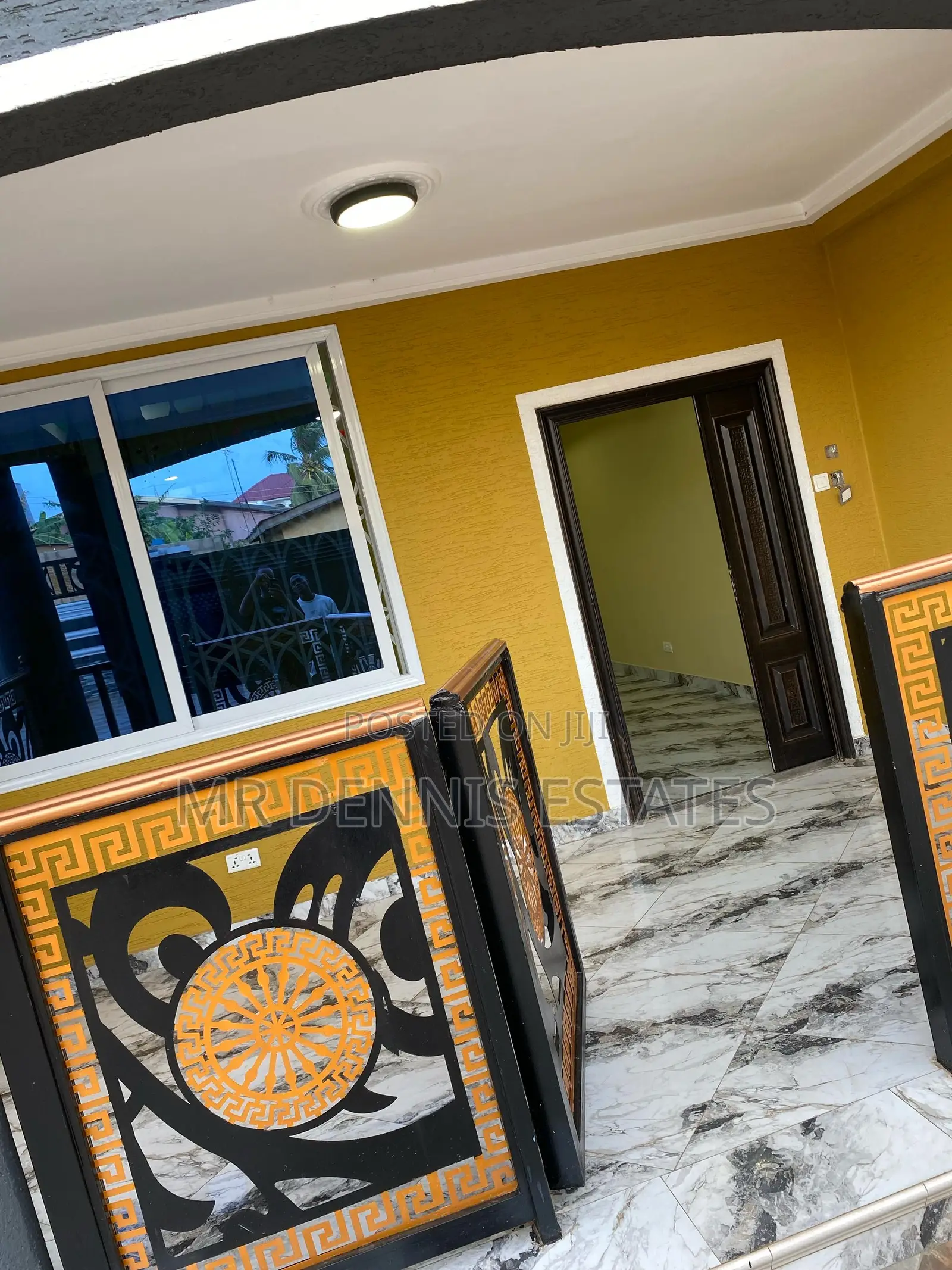 3bdrm Apartment in Westhills Mall for rent