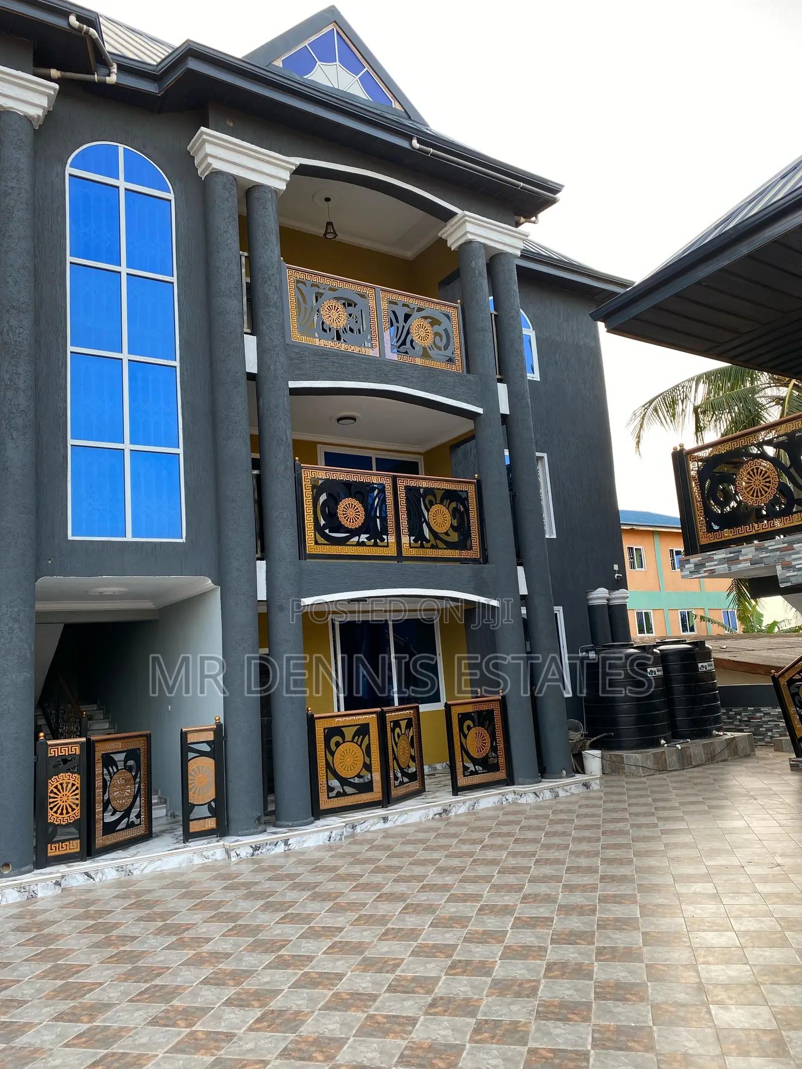 3bdrm Apartment in Westhills Mall for rent