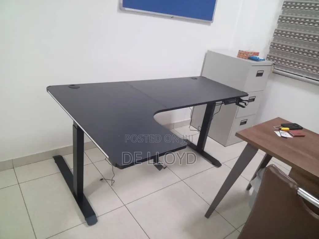 L Electric Adjustable Table (160 Cm by 65 Cm)