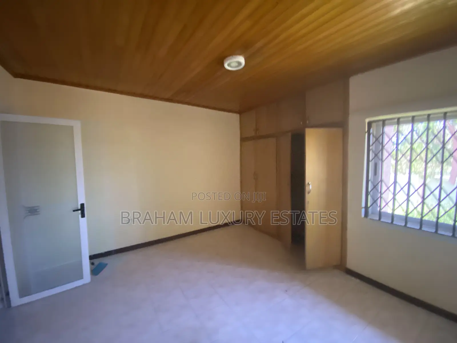 3bdrm House in Braham Luxury, Spintex for rent