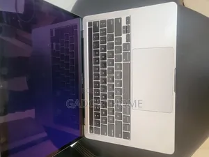 Laptop Apple MacBook Pro 2020 8GB Intel Core i5 SSD 256GB