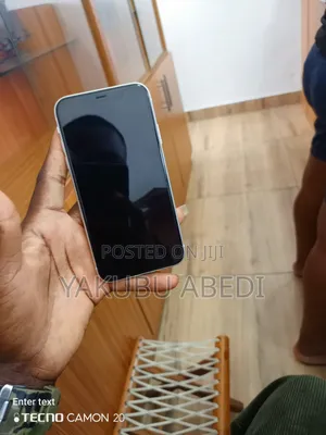 Apple iPhone XR 64 GB White