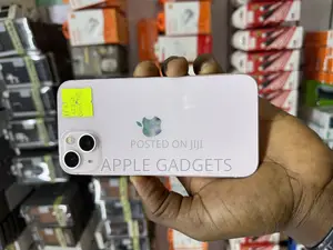 Photo - Apple iPhone 13 128 GB Purple