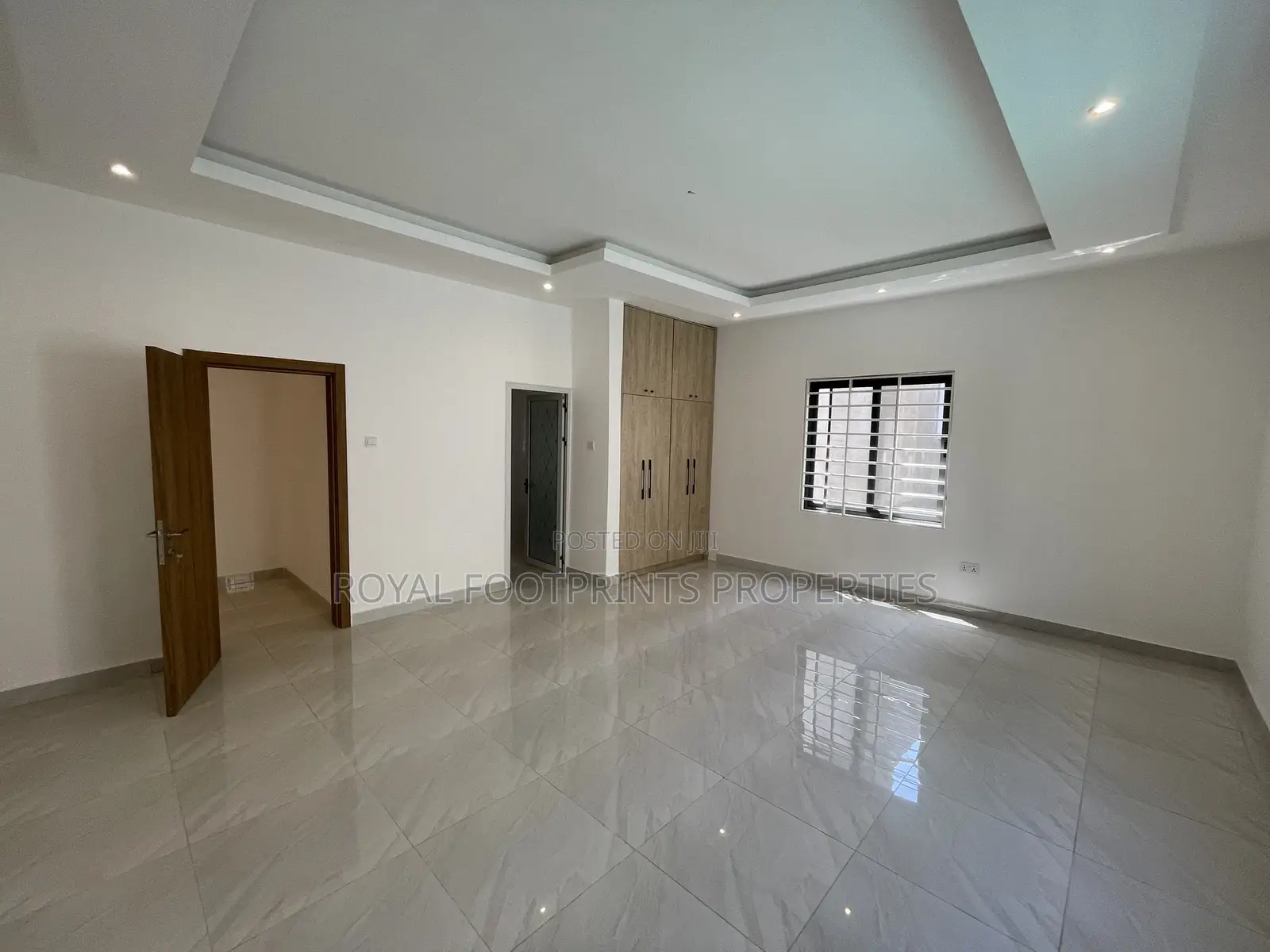 4bdrm House in Luxelooks Properties, East Legon for sale