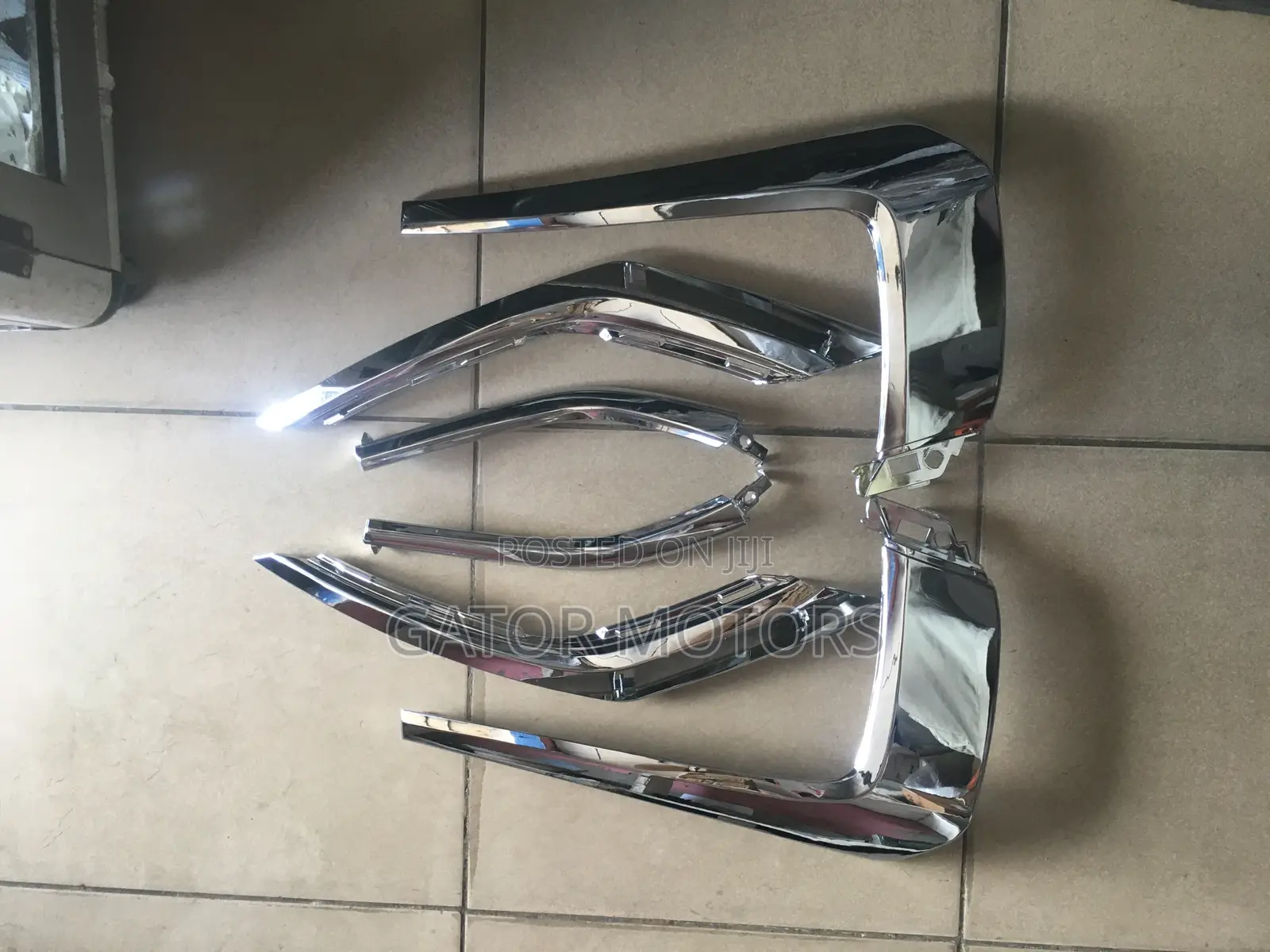 Outlander 2016 Bumper Chrome Mouldings