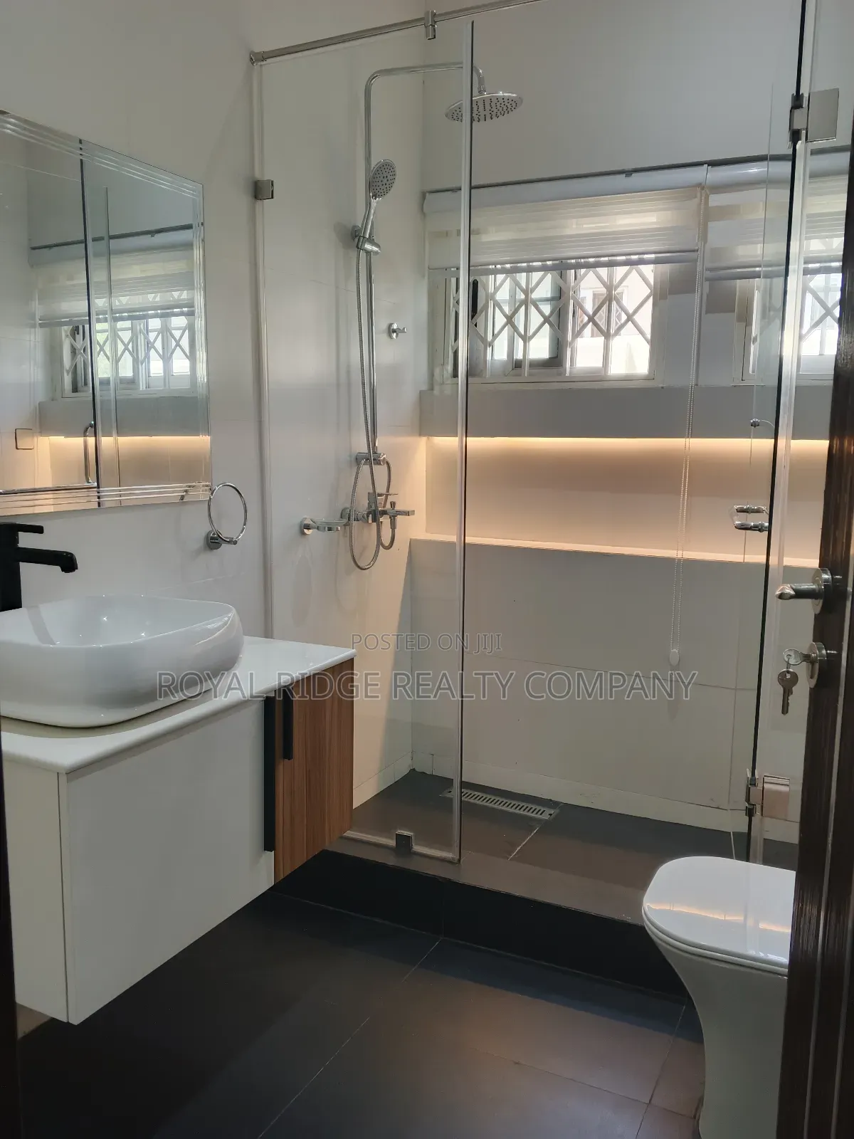 Furnished 4bdrm House in East Airport, Accra Metropolitan for rent