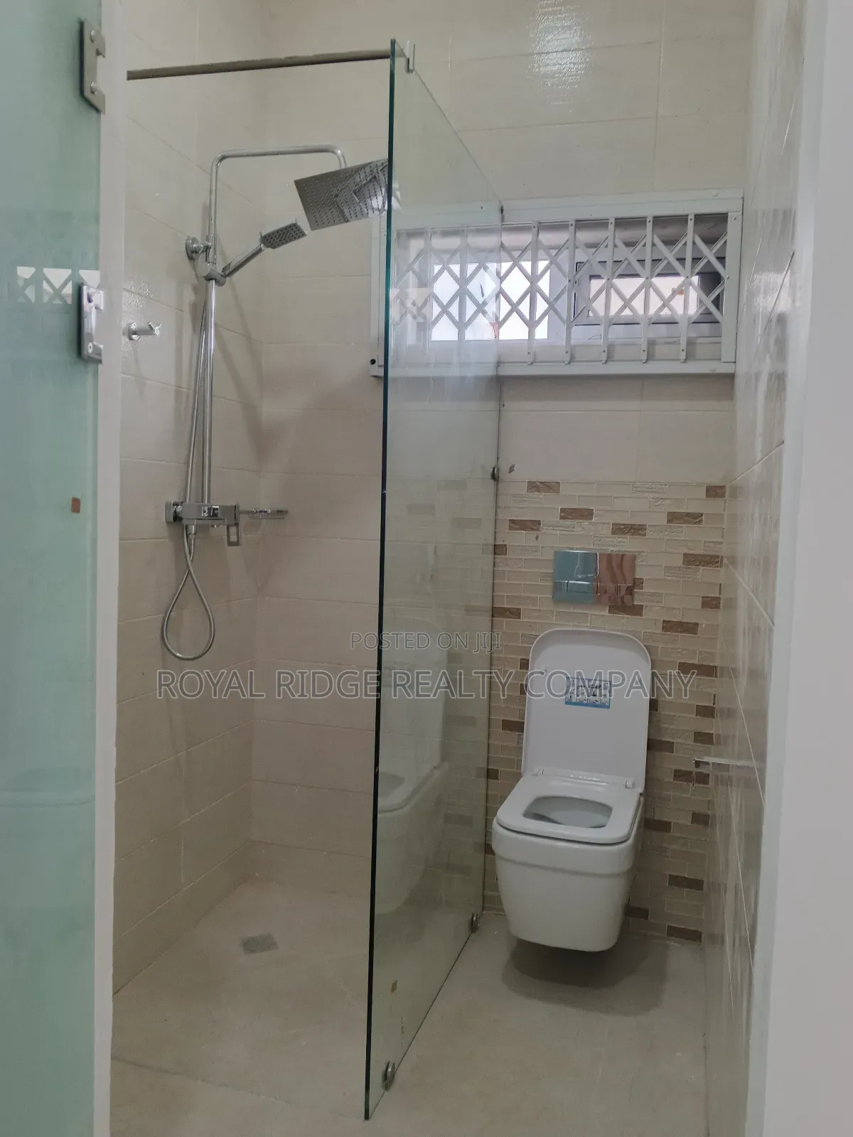 4bdrm House in East Airport, Accra Metropolitan for rent