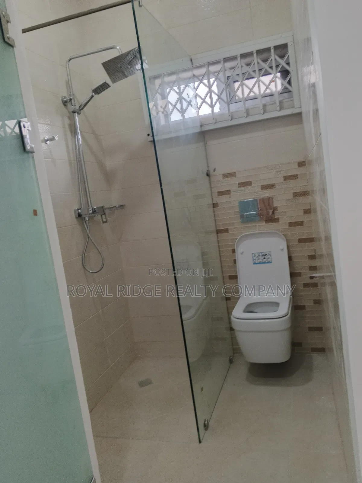 4bdrm House in East Airport, Accra Metropolitan for rent