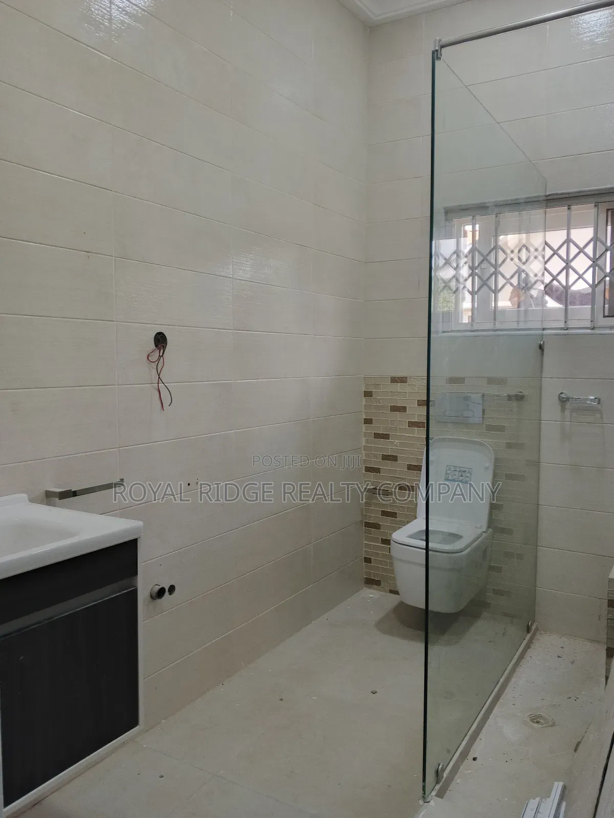 4bdrm House in East Airport, Accra Metropolitan for rent