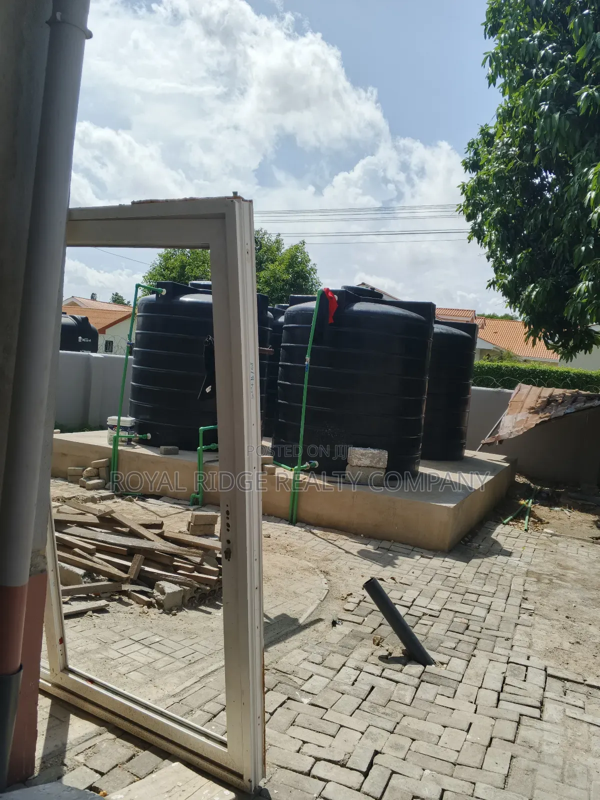 4bdrm House in East Airport, Accra Metropolitan for rent