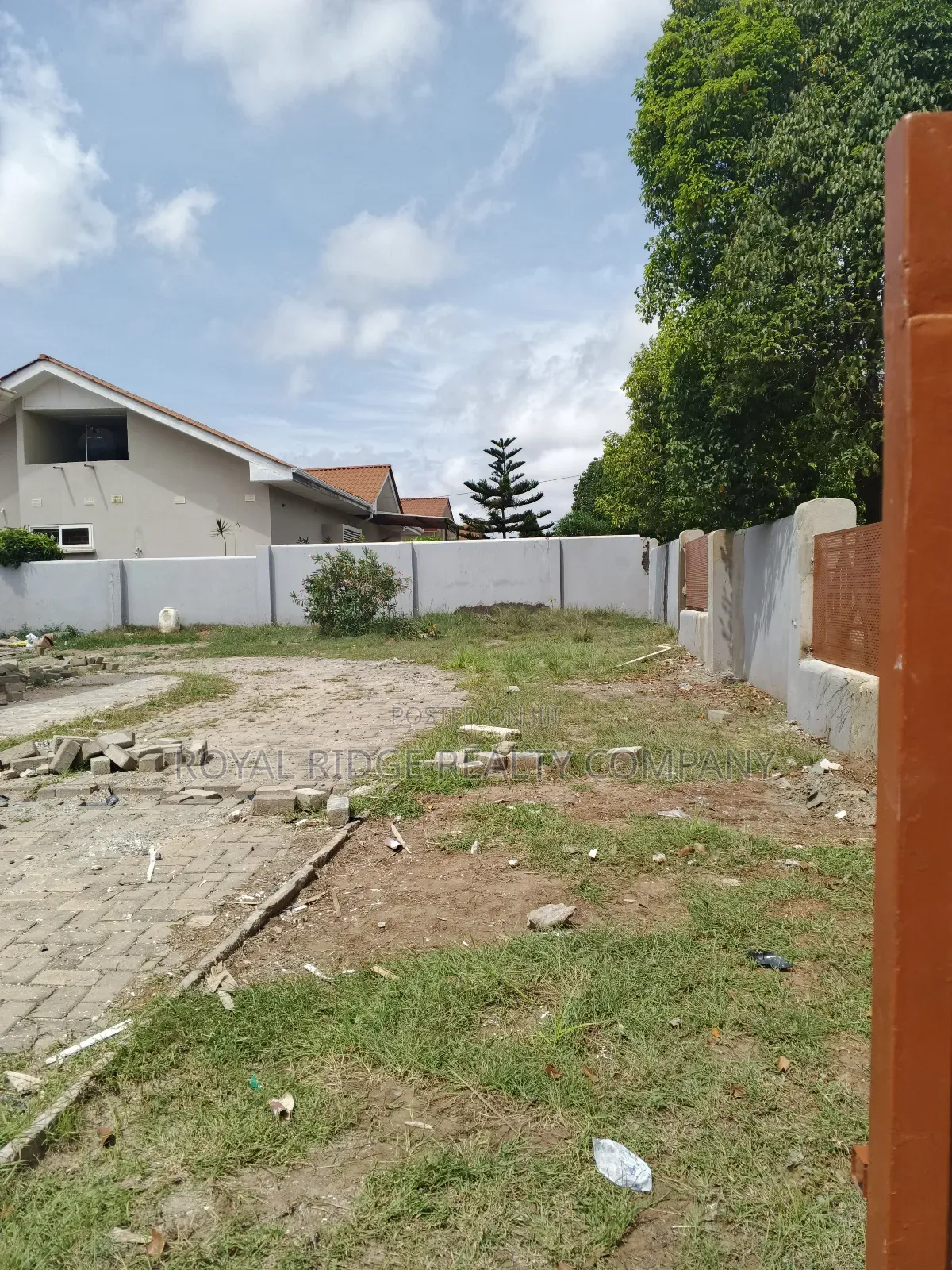 4bdrm House in East Airport, Accra Metropolitan for rent