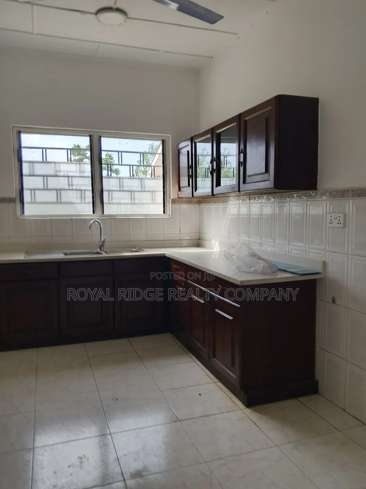 3bdrm House in East Airport, Accra Metropolitan for rent