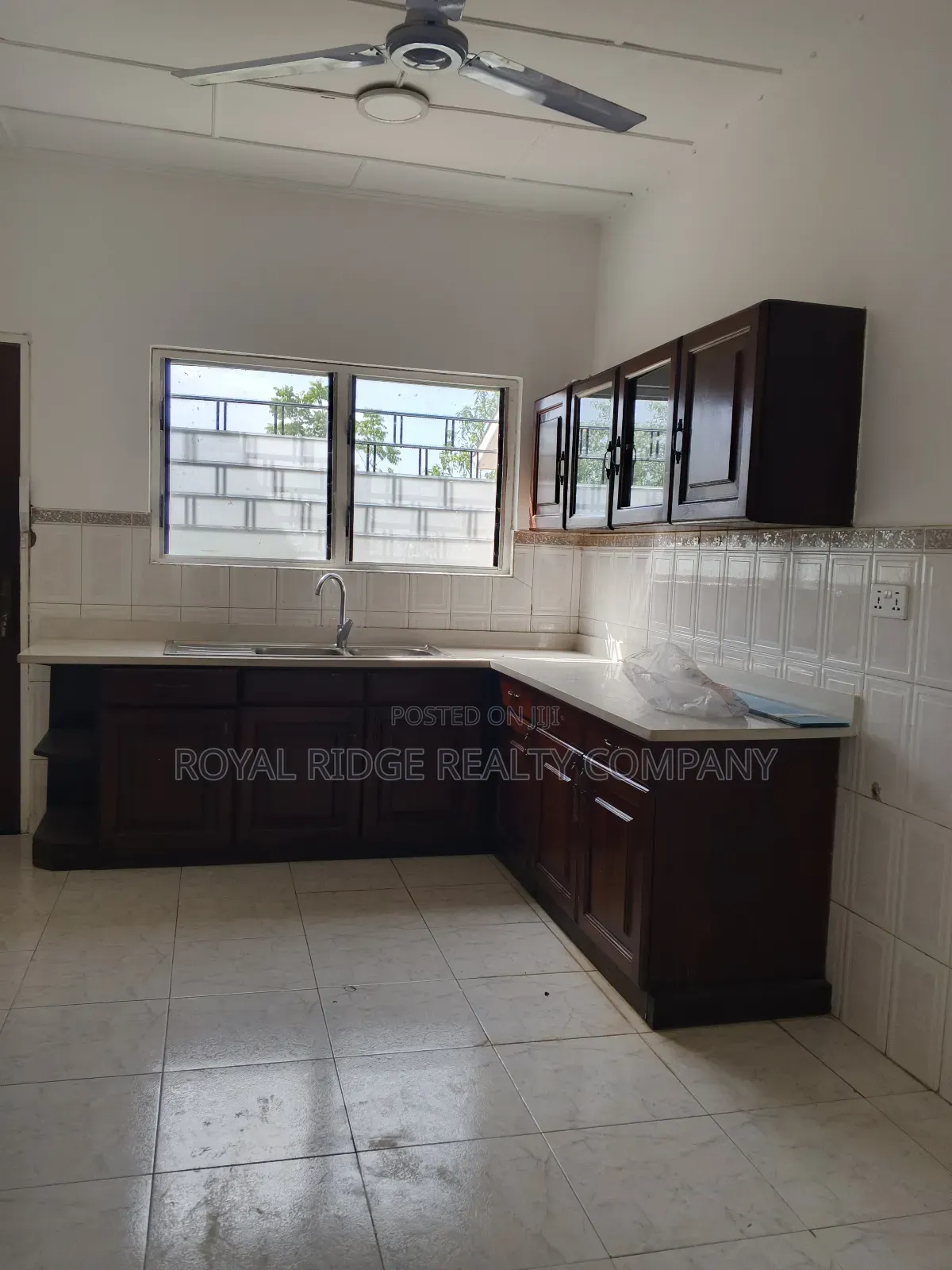 3bdrm House in East Airport, Accra Metropolitan for rent