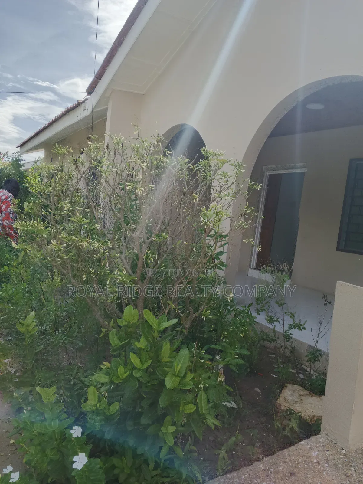 3bdrm House in East Airport, Accra Metropolitan for rent