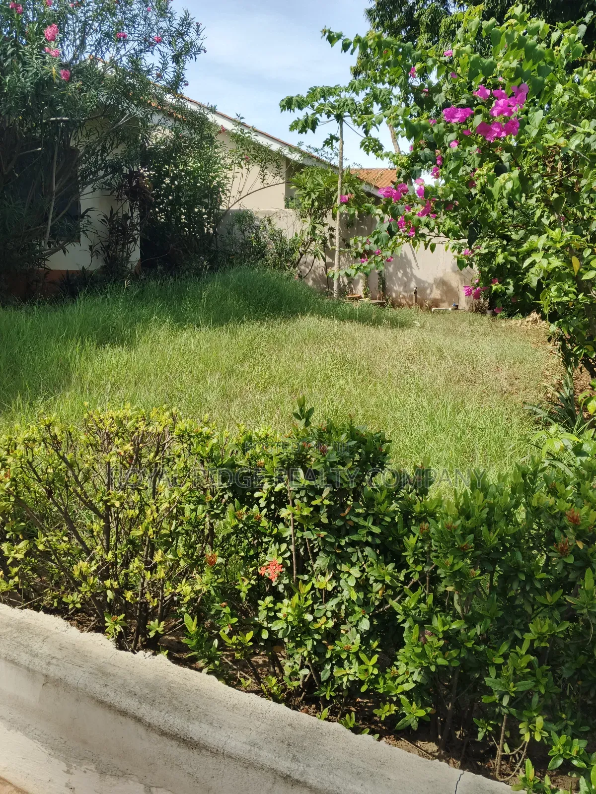 3bdrm House in East Airport, Accra Metropolitan for rent