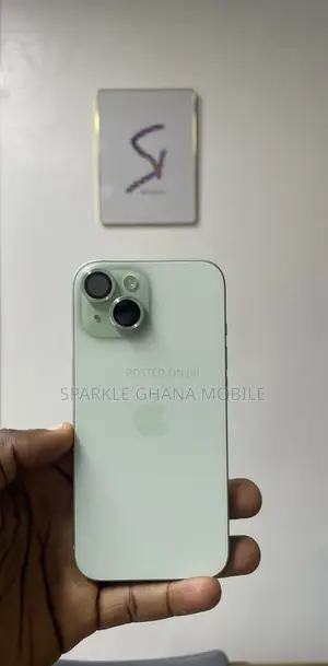 Apple iPhone 15 128 GB Green