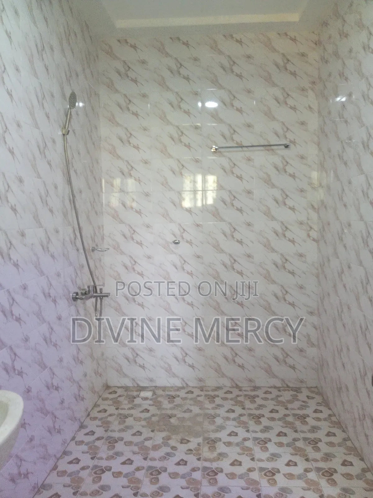 3bdrm Apartment in Nyanaynor Road, Awutu Senya East Municipal for rent