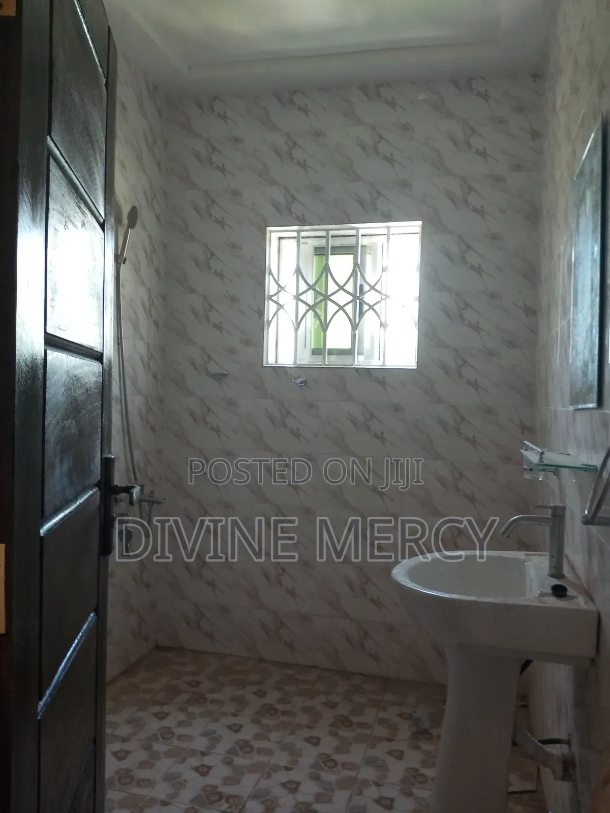 3bdrm Apartment in Nyanaynor Road, Awutu Senya East Municipal for rent