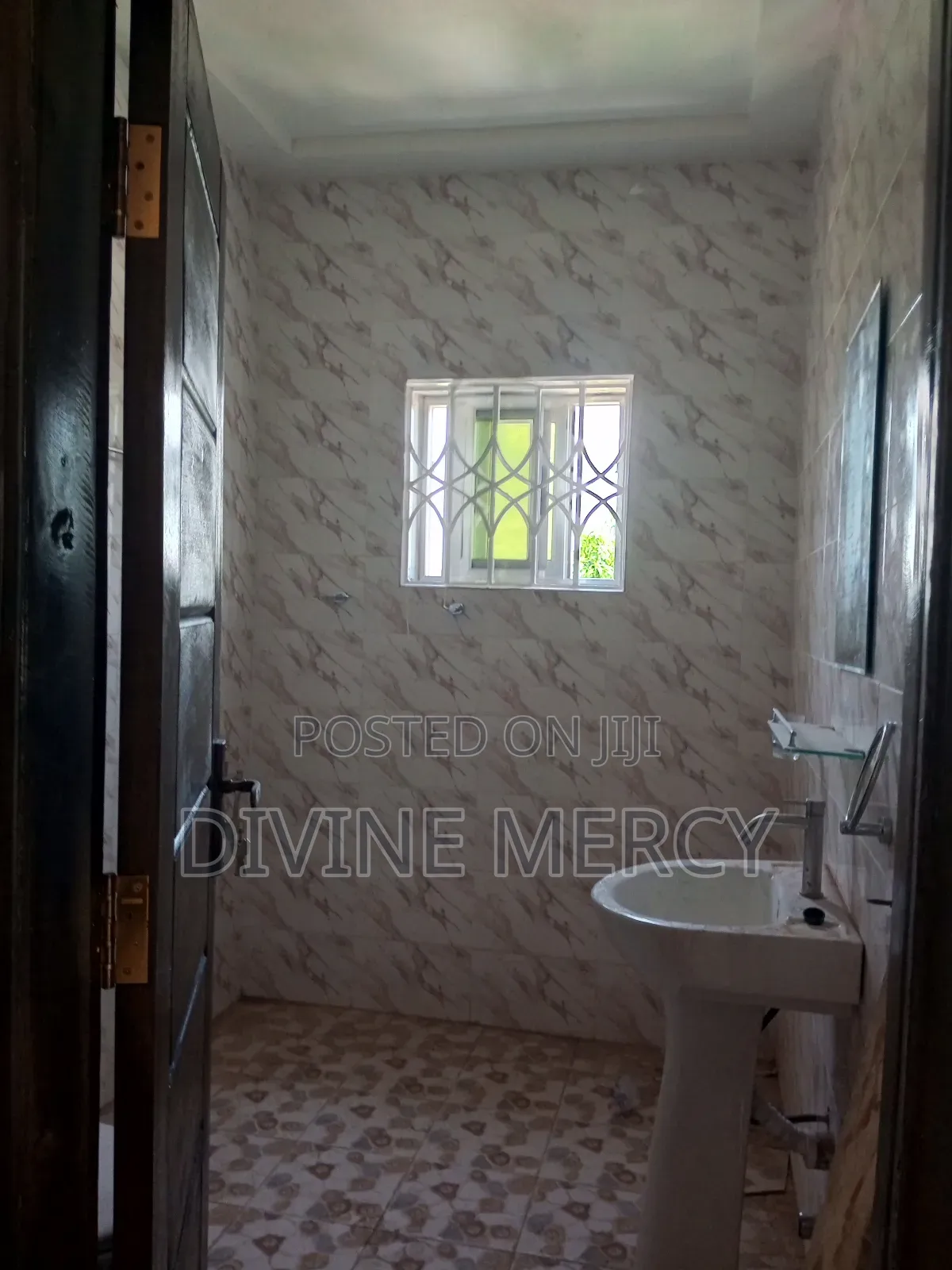 3bdrm Apartment in Nyanaynor Road, Awutu Senya East Municipal for rent