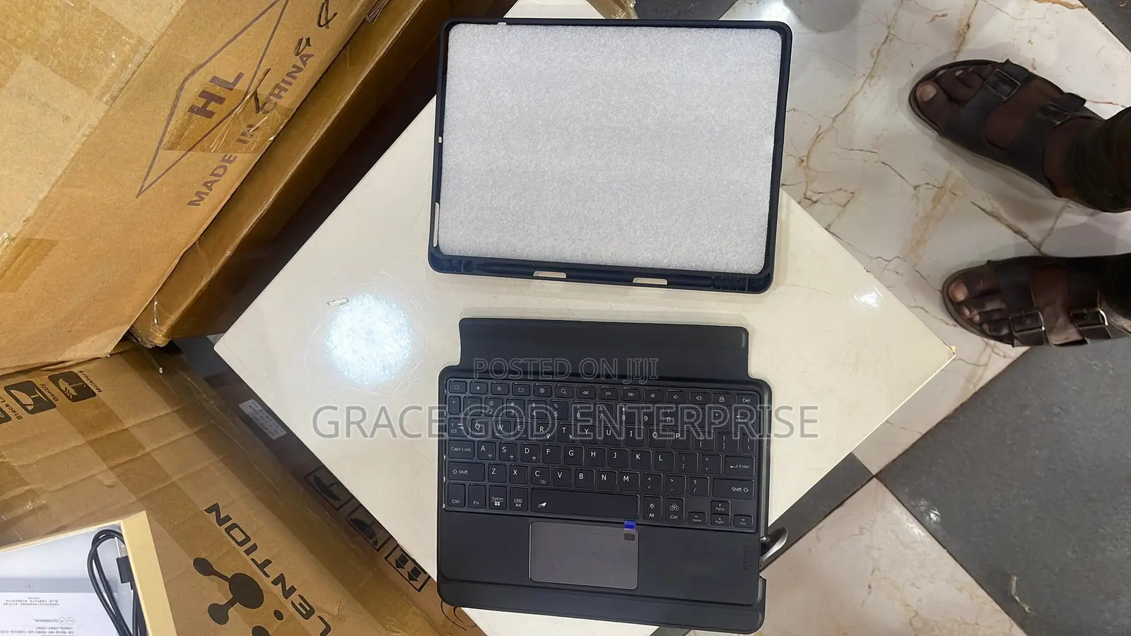 iPad 7/8/9th Gen Keyboard With Trackpad Backlit