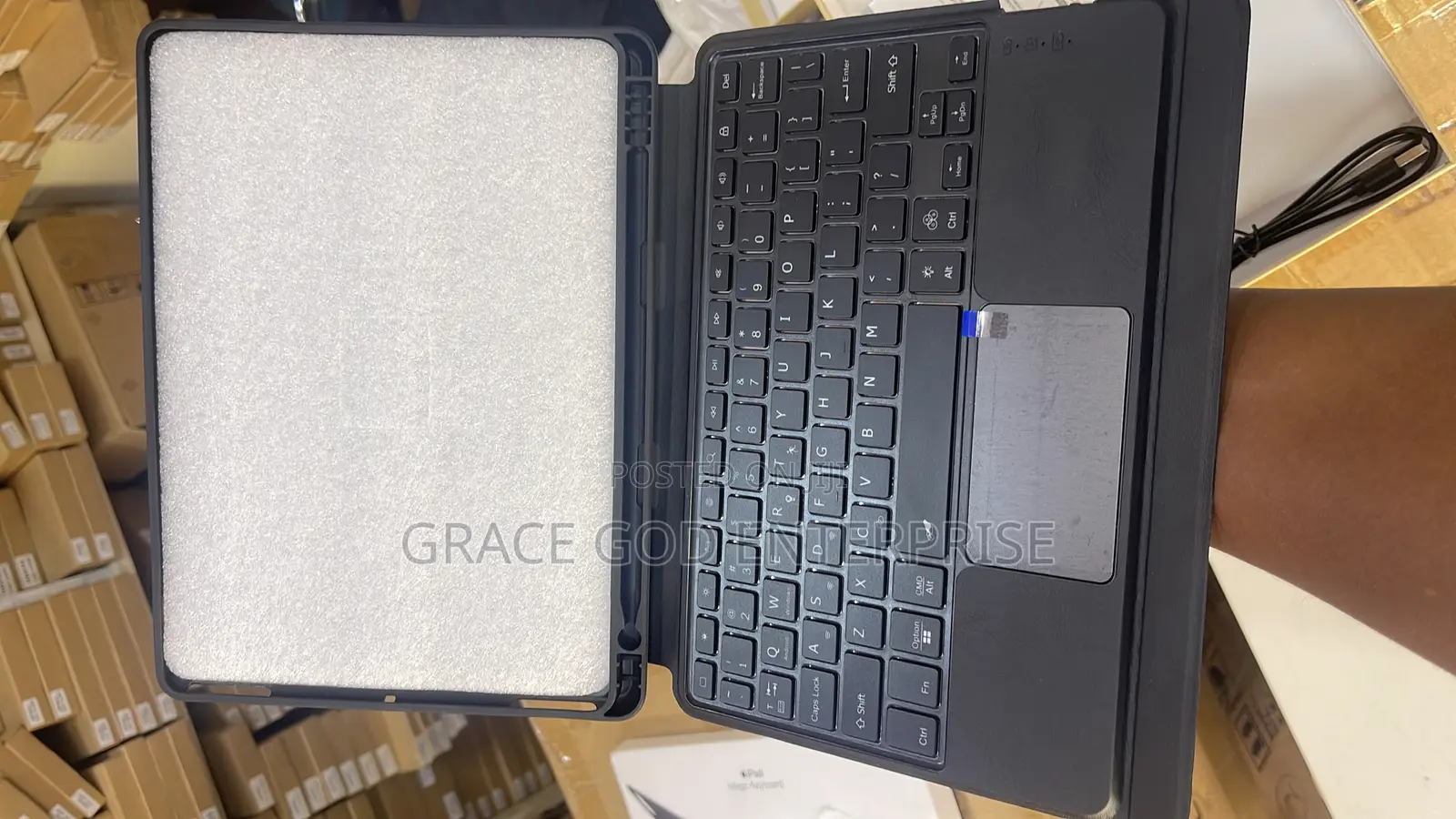iPad 7/8/9th Gen Keyboard With Trackpad Backlit