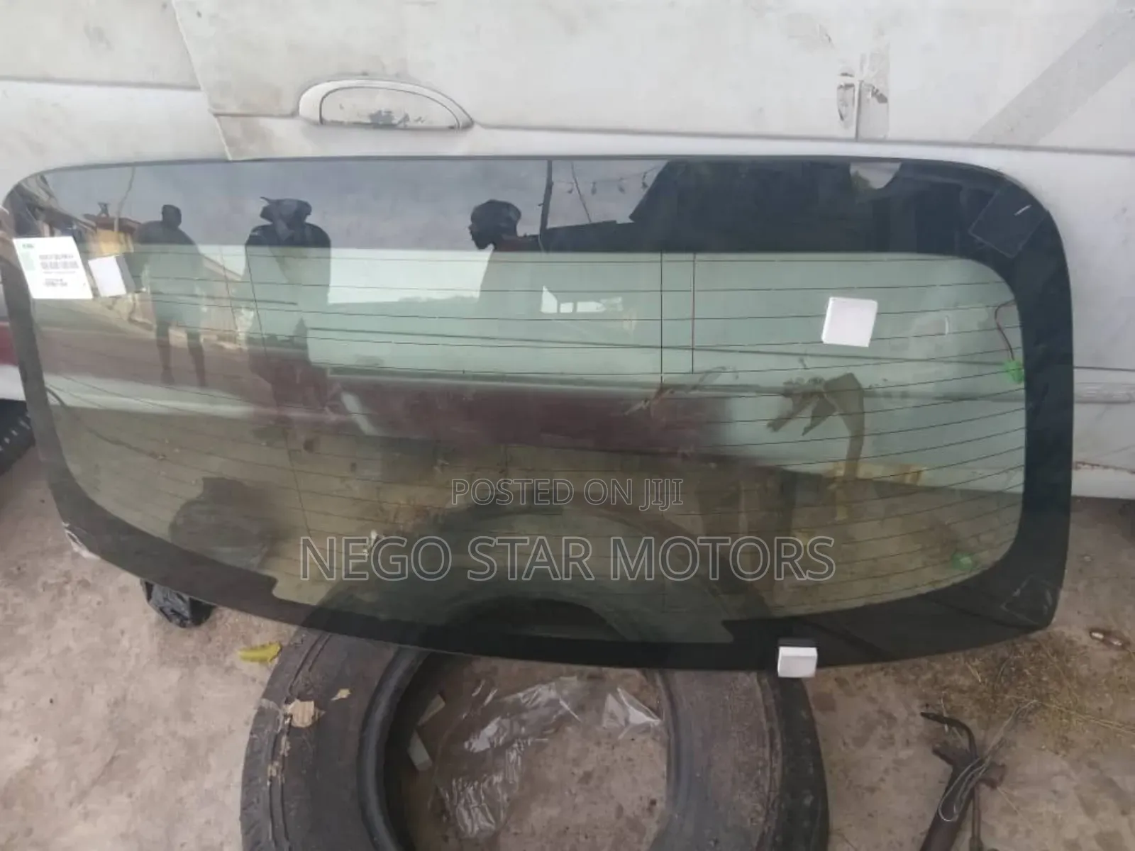 Mercedes Benz C300 2022 Back Glass