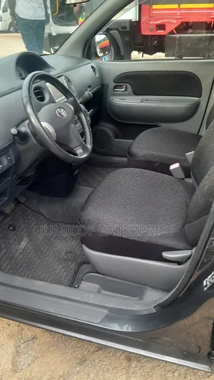 Toyota Sienta 1.5 FWD 2013 Gray